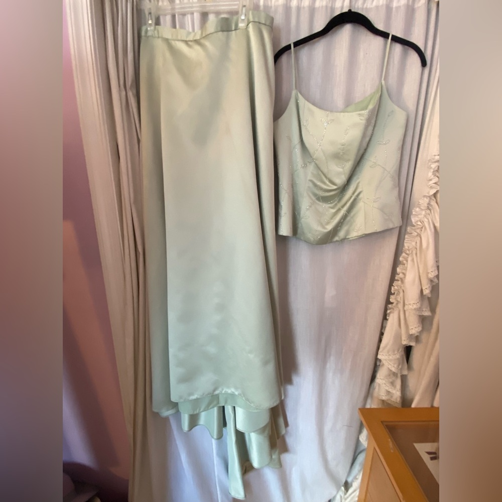 Green 3 Piece Set Formal Top, Skirt & Shawl Beaded with Train